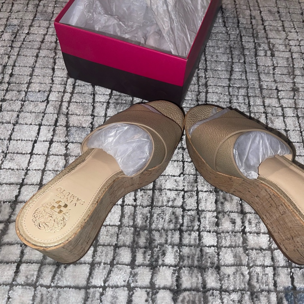 Vince Camuto Kessina Cork Wedge | Size 8.5/39M - Picture 8 of 8